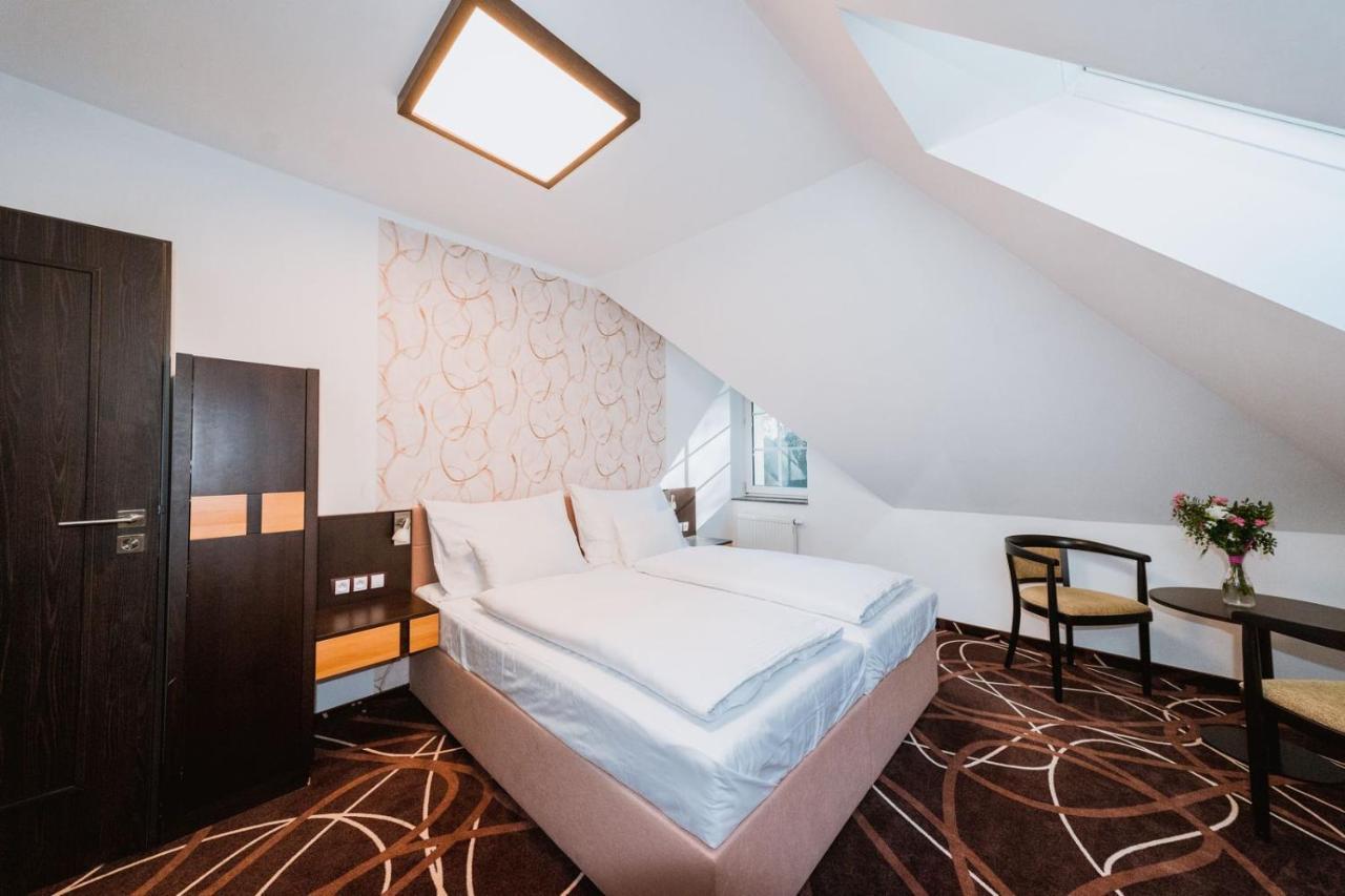 Hubertus 3*